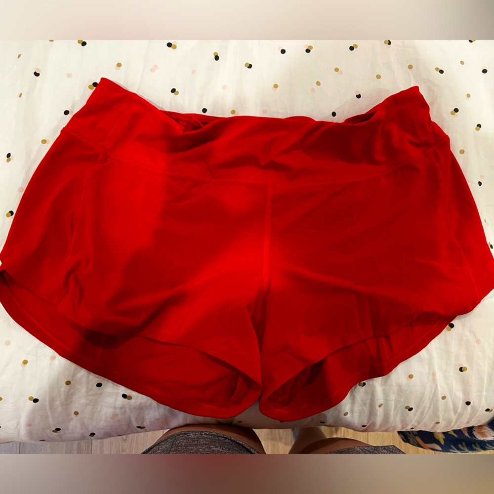 Lululemon Red Speed ups 4”